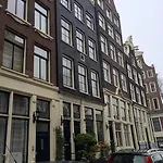 Barrio بيت ضيافة 3*